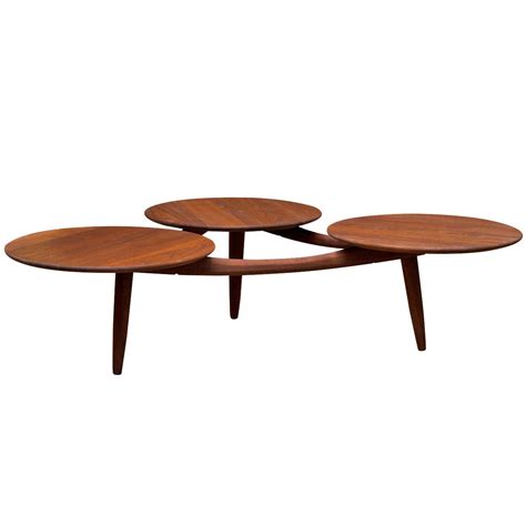 Mid-Century Modern Coffee Table at 1stDibs