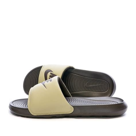 Nike mens Victori One WHEAT GRASS/BAROQUE BROWN Slide Sandal - 11 UK ...