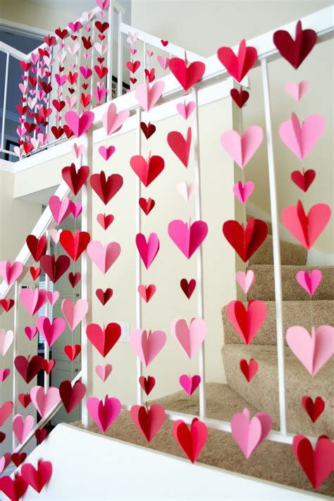 3-D Heart Paper Garlands - Easy DIY Valentine Decorations - Miss Bizi ...