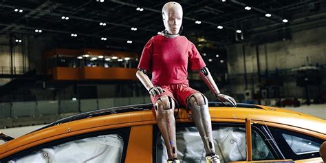 Female crash test dummies at Mercedes-Benz | Mercedes-Benz Group ...