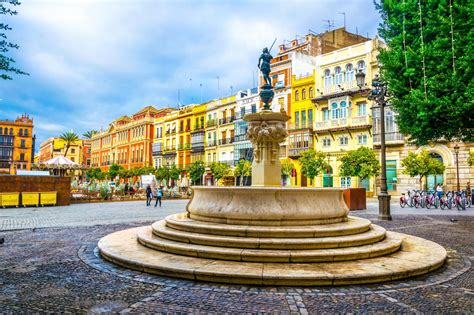 Les 5 places historiques et leurs secrets à découvrir à Séville