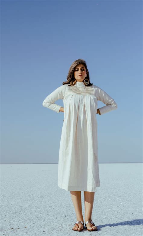 Off-White Pleated Dress – Jilmil