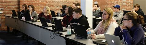 Political Science Class Room 的图像结果