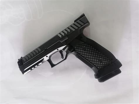 Image result for Alien Pistole