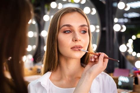 International Makeup Day 2025: 7 Must-Try Makeup Hacks For Every Skin ...