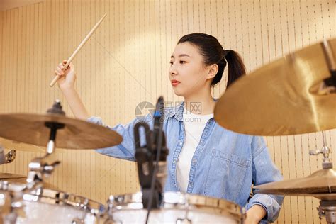 台湾美女鼓手陈曼青，空降顶级架子鼓大赛中国好鼓手！ - 知乎