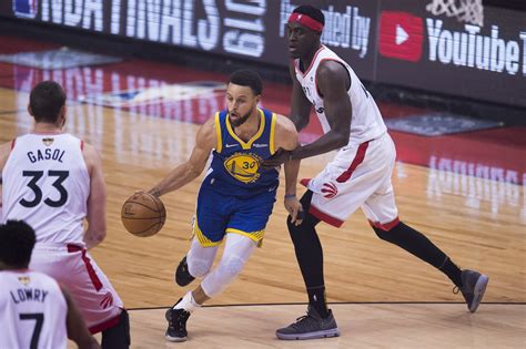 Steph Curry has 23 points, Warriors lead 62-56 at halftime | Inquirer ...