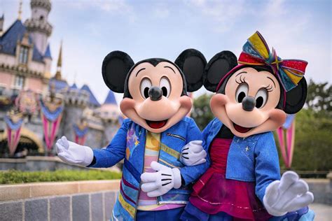 Disneyland CA tickets: Latest deals, hotels, rides, attractions | San ...