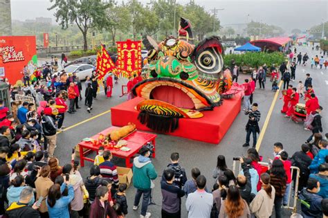 Photos Chine : danse du lion au Guangdong — Chine Informations