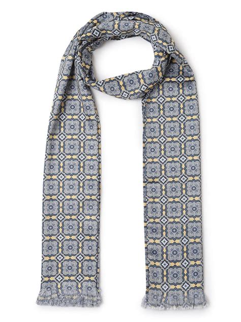 Commanding Stole & Pocket Square Set