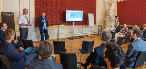 Autonomous Work Group 的图像结果