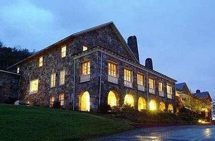 MOUNTAIN LAKE LODGE (Pembroke) - Hotel Reviews, Photos, Rate Comparison ...