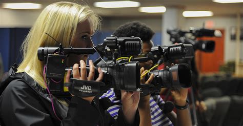 Camera 2 Shot Interview 的图像结果