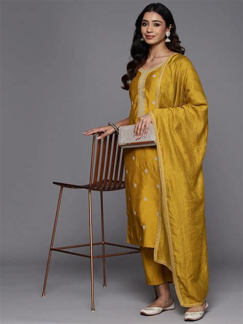 Silk Suits for Women - Buy Silk Suits Online in India | Libas