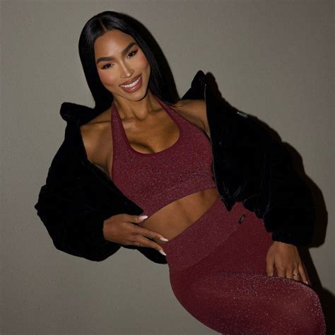 Virginia Sanhouse: Age, Parents, Boyfriend, TikTok, & Instagram