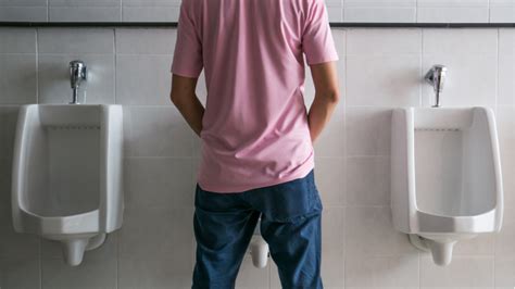 Foamy Urine Explained: Causes, Symptoms & When to Take Action