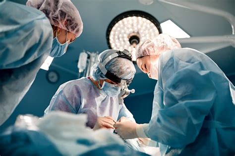 Pemeriksaan Skrining COVID-19 untuk Pasien Sebelum Operasi: Apakah ...