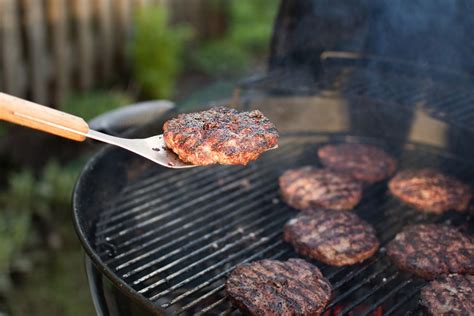 how to cook a burger on the grill