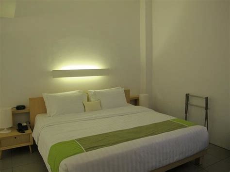 HUMMINGBIRD (Bandung) - Hotel Reviews & Photos - Tripadvisor