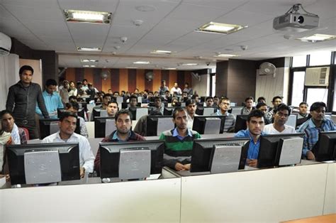 Computer Lab | Shri Lal Bahadur Shastri National Sanskrit University