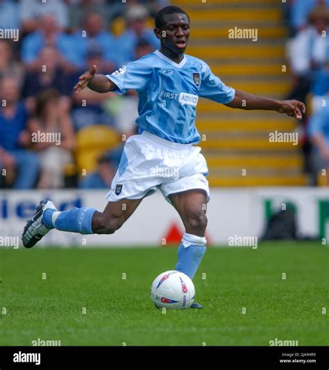 Manchester city shaun wright phillips -Fotos und -Bildmaterial in hoher ...