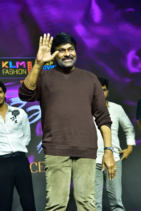 Megastar Chiranjeevi : 67 ఏళ్ల వయసులో.. మెగాస్టార్ మెగా స్టైలిష్ లుక్స్ ...