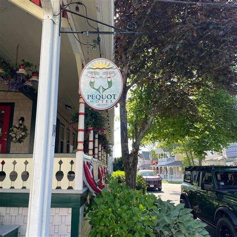 PEQUOT HOTEL (Oak Bluffs, MA - Martha's Vineyard) - Hotel Reviews ...