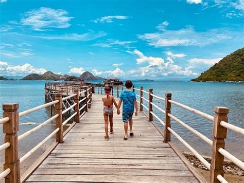 AYANA Komodo Resort, Waecicu Beach Rooftop Bar: Pictures & Reviews ...