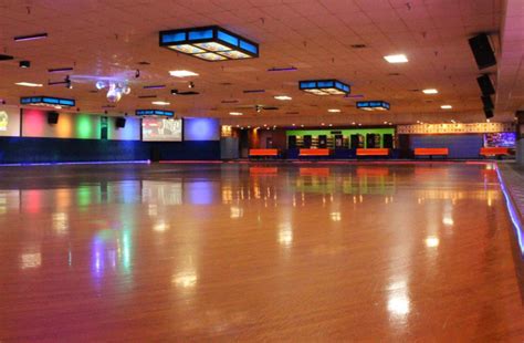 El Centro de la Raza marks 50 years and buys a roller rink | KNKX ...