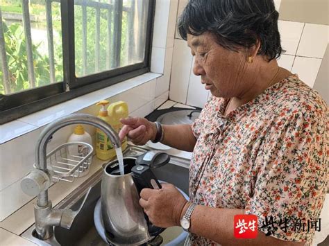 家中自来水放出来怎么都是热的？镇江供水：长江水就是热的，水管也被晒热了_腾讯新闻