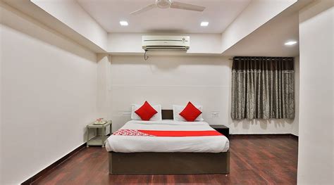 OYO FLAGSHIP 22477 HOTEL BLUE MOON (Ahmedabad, Gujarat) - Hotel Reviews ...