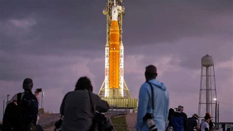 Artemis II astronauts arrive at launch pad 39B for historic moon mission