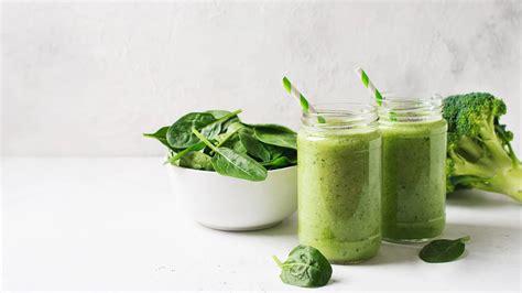 Meal Replacement Smoothie Recipe: Get Your Nutrients in a Flash - Blend ...