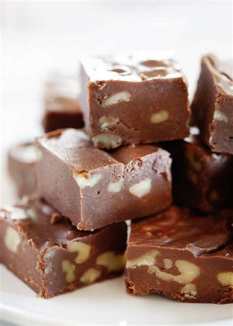 Easy Marshmallow Fudge Recipe