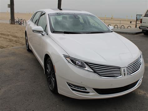 Road Test : 2013 Lincoln MKZ Hybrid "The Great White Hope" - TheIgnitionBlog.com