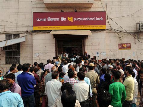 Huge crowds at ATMs, banks and post offices: 10 things to know before ...