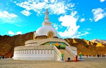Best 5 Days 4 Nights Leh, Pangong Lake, Monasteries and Khardongla Pass ...