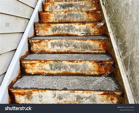 2,464 Dirty rusted stairs Images, Stock Photos & Vectors | Shutterstock