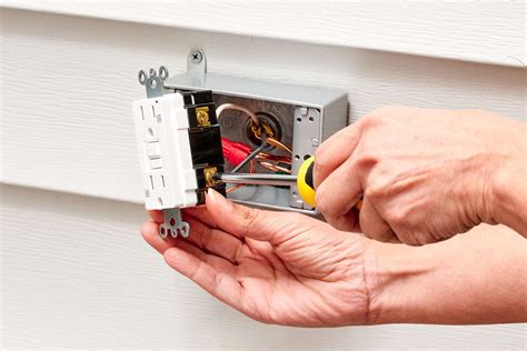 How To Open Plastic Cover On Outdoor Outlet | Storables