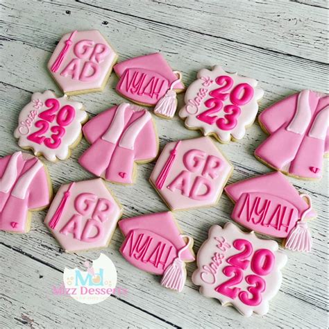 13 Fabulous Graduation Party & Favor Ideas - Crafty Bash!
