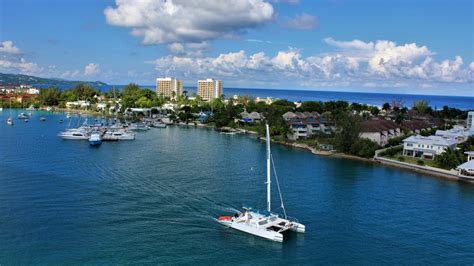 Montego Bay Sangster Intl (MBJ) - Flight status, maps & more | KAYAK