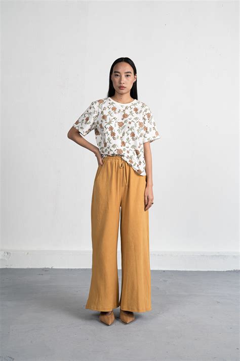 Get The Dawn organic cotton knit rib trousers in India- Sui