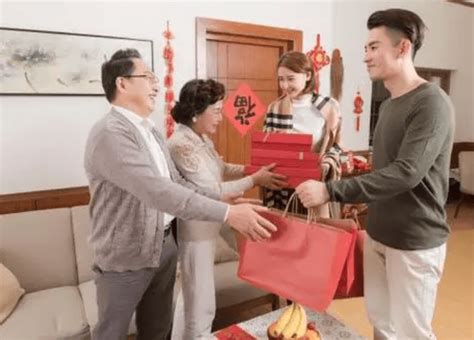 不过节送什么礼物最新素材