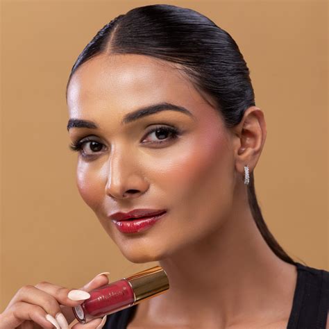 Buy Lip Gloss for Dusky Skin in India Online: MyHues HyGlow Lip Elixirs ...