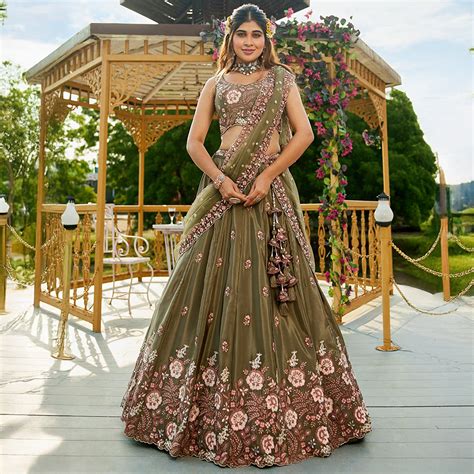 15 Mehendi Looks For 2025 Brides Under INR 20,000 | LBB