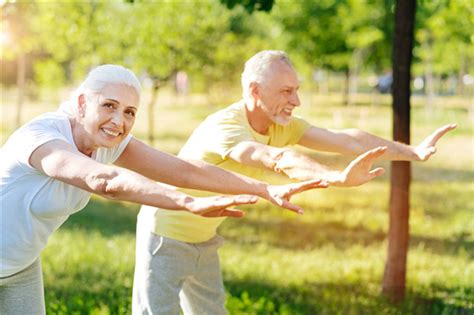 适合老人的运动方式，运动对于老人的好处_中老年养生_三顶养生网