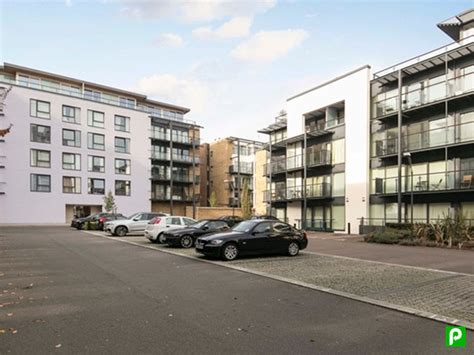 O2 London Car Parking 的图像结果