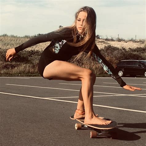 Sterre Meijer 𓇼🛹 on Instagram: “Concrete surf 🌊🤍 #smoothstar #skating # ...