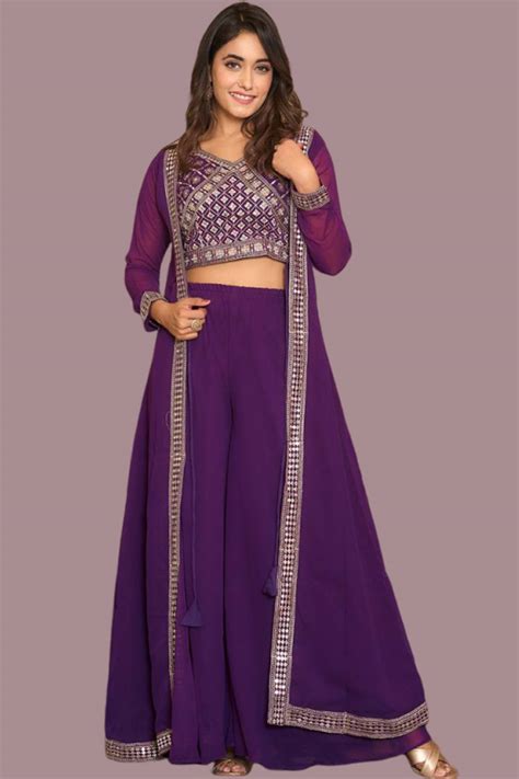 हल्दी सेरेमनी में ब्यूटीफुल लुक पाने के लिए येलो कलर की जगह वियर करें ...