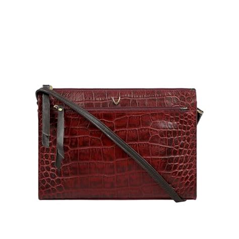 4 Hidesign Bag Styles Every Professional Should Own